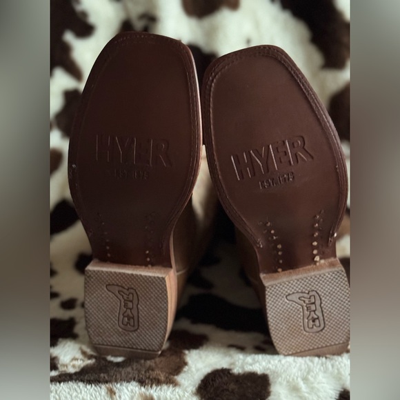 Hyer Mulberry Brown Western Cowboy Boots - Picture 4 of 4